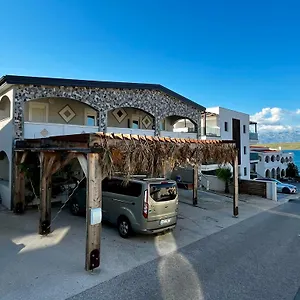 Aparthotel Pura Maya, Vir